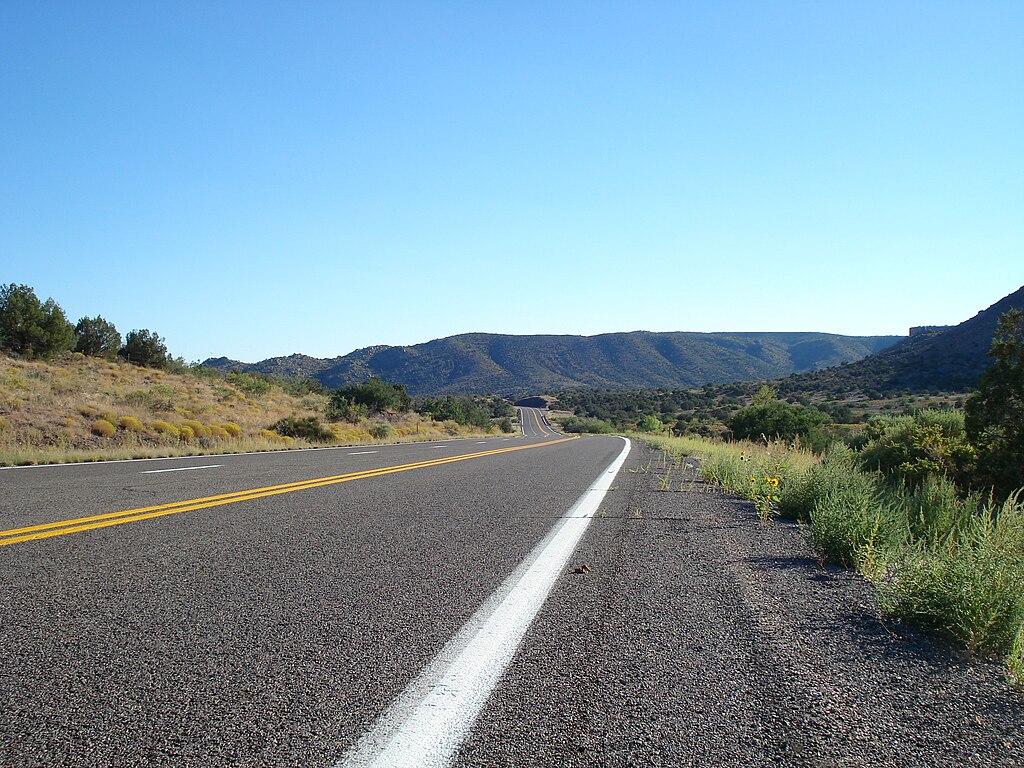 1024px-Route_66_en_Arizona_(1) (2)