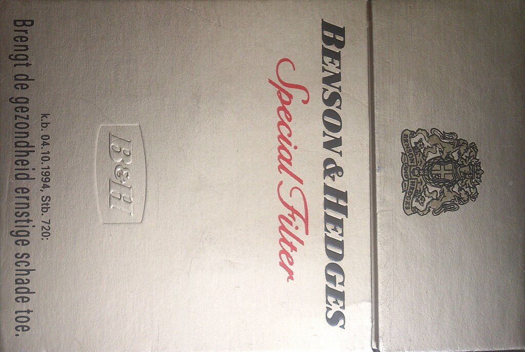 1024px-Benson_&_Hedges_Gold