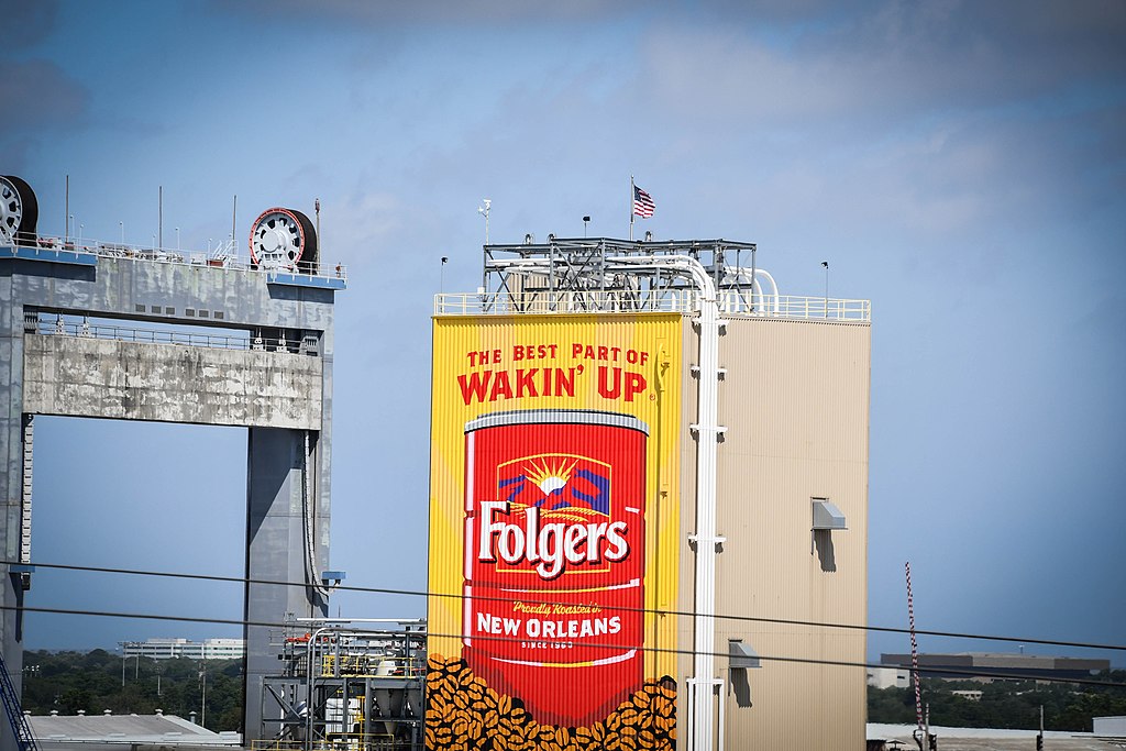 1024px-Folgers_tower_Eastern_New_Orleans