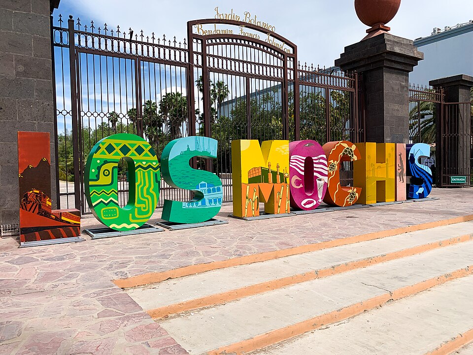 Los Mochis: Gateway With Strings Attached