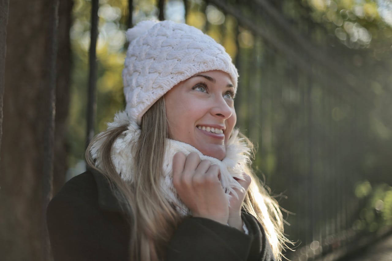 Slouchy Beanies That Crush Hair And Features