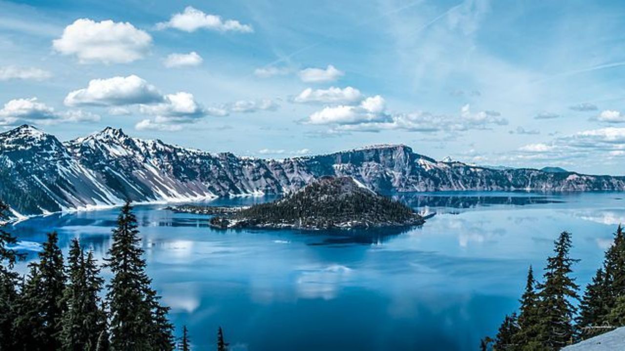 Crater Lake Rim, Oregon